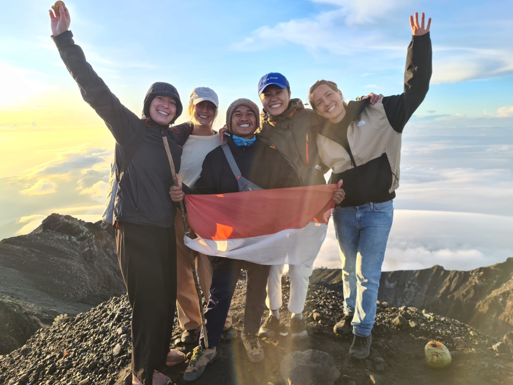 Rinjani 2D1N summit